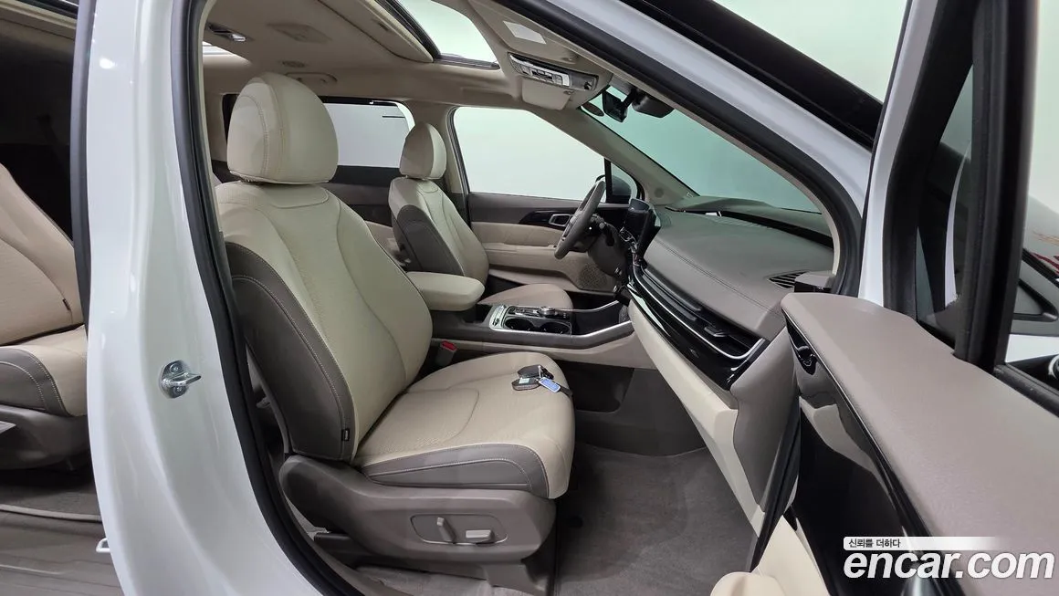 Kia Carnival — фото 10