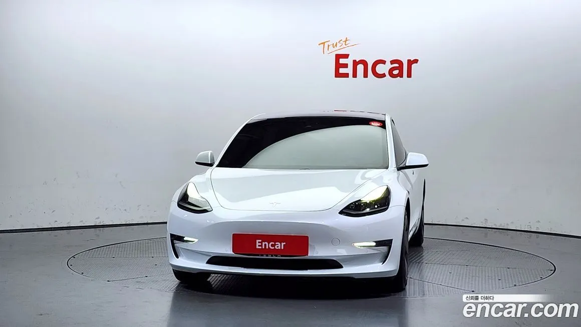Tesla Model 3 — фото 3