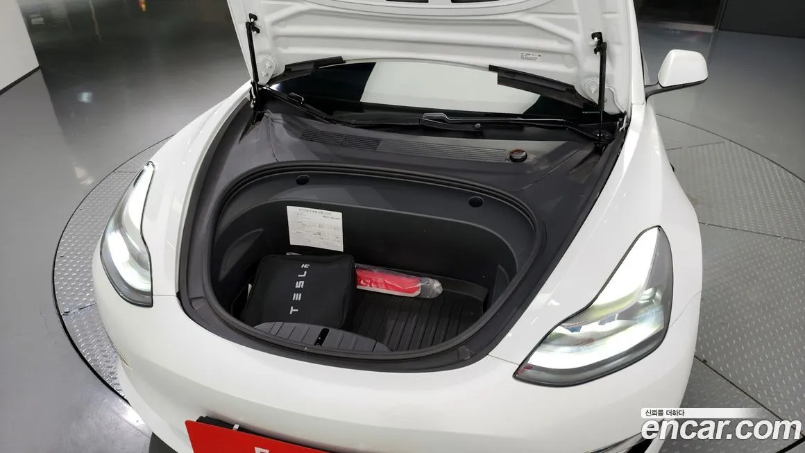 Tesla Model 3 — фото 6