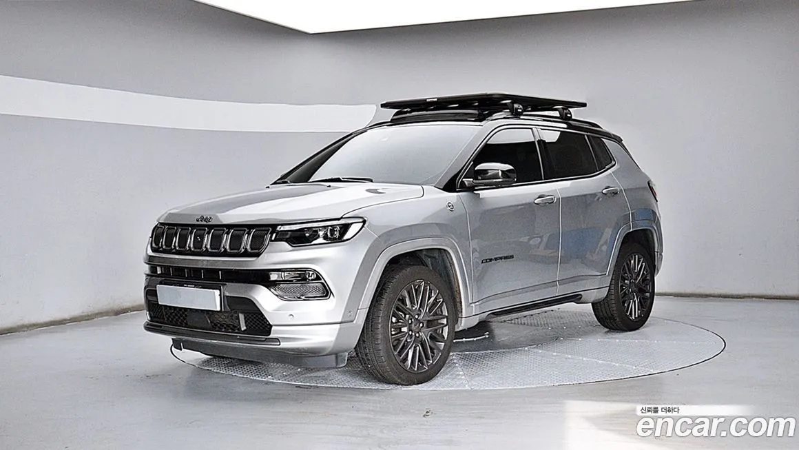 Jeep Compass — фото 1