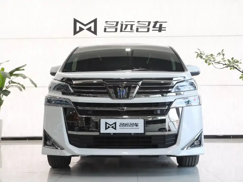 Toyota Vellfire — фото 2