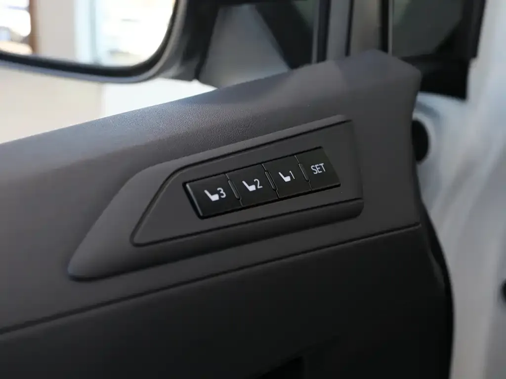 Toyota Vellfire — фото 5