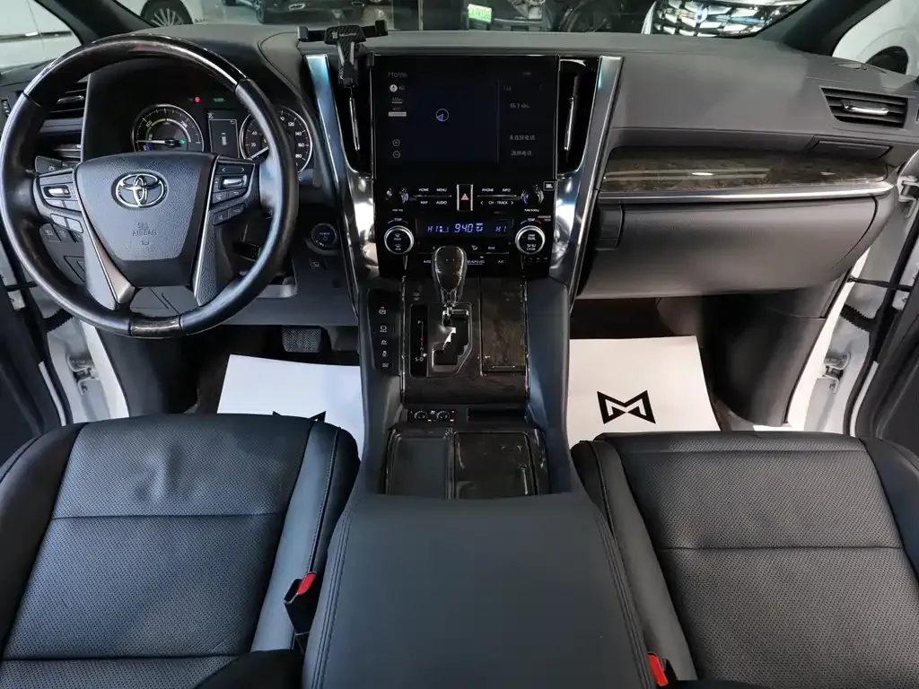 Toyota Vellfire — фото 7