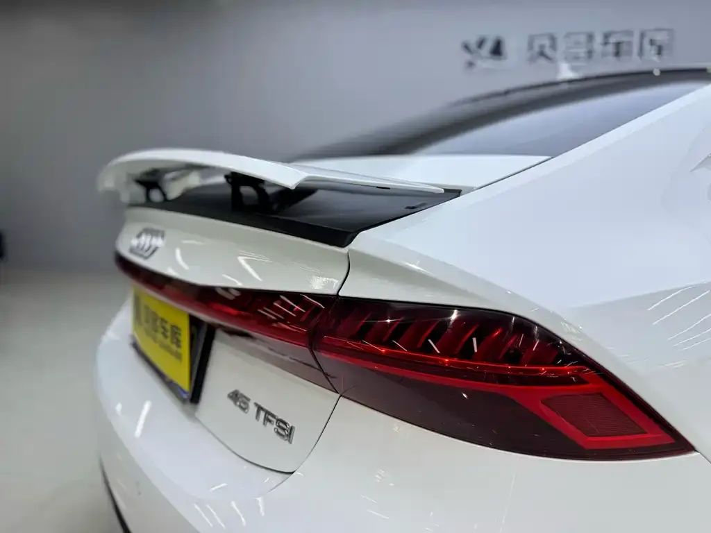 Audi A7 — фото 7