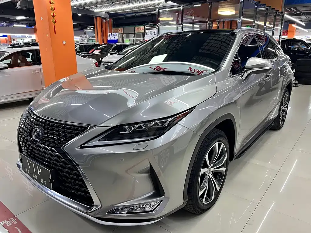 Lexus RX — фото 1