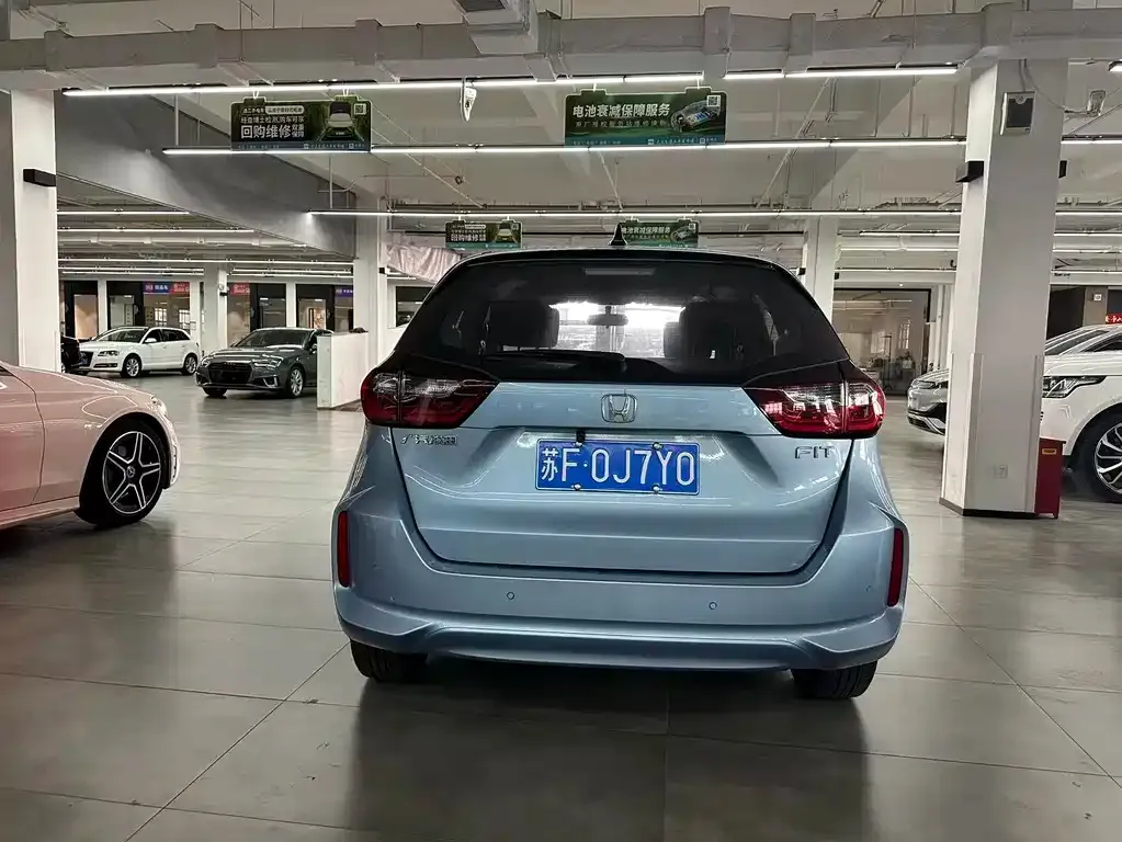 Honda Fit — фото 9