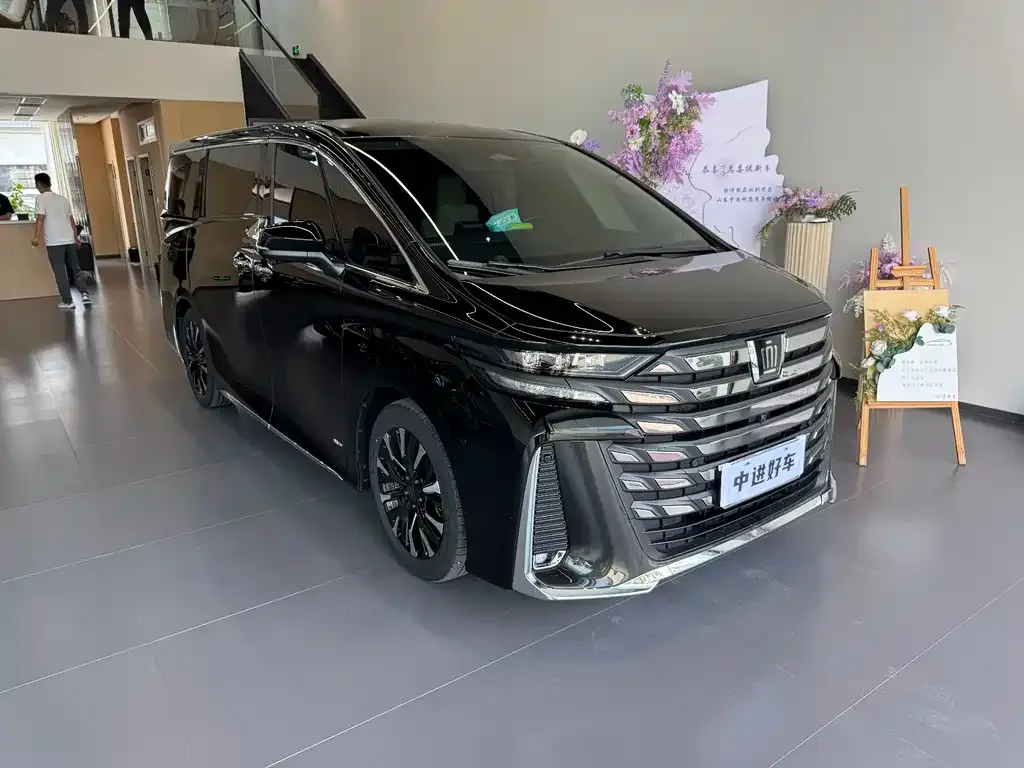 Toyota Vellfire — фото 3