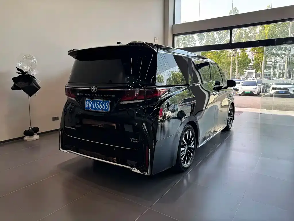 Toyota Vellfire — фото 5