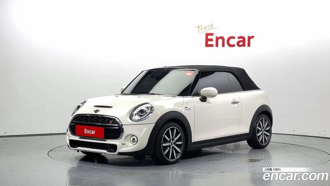 Mini Cooper Convertible — фото 1