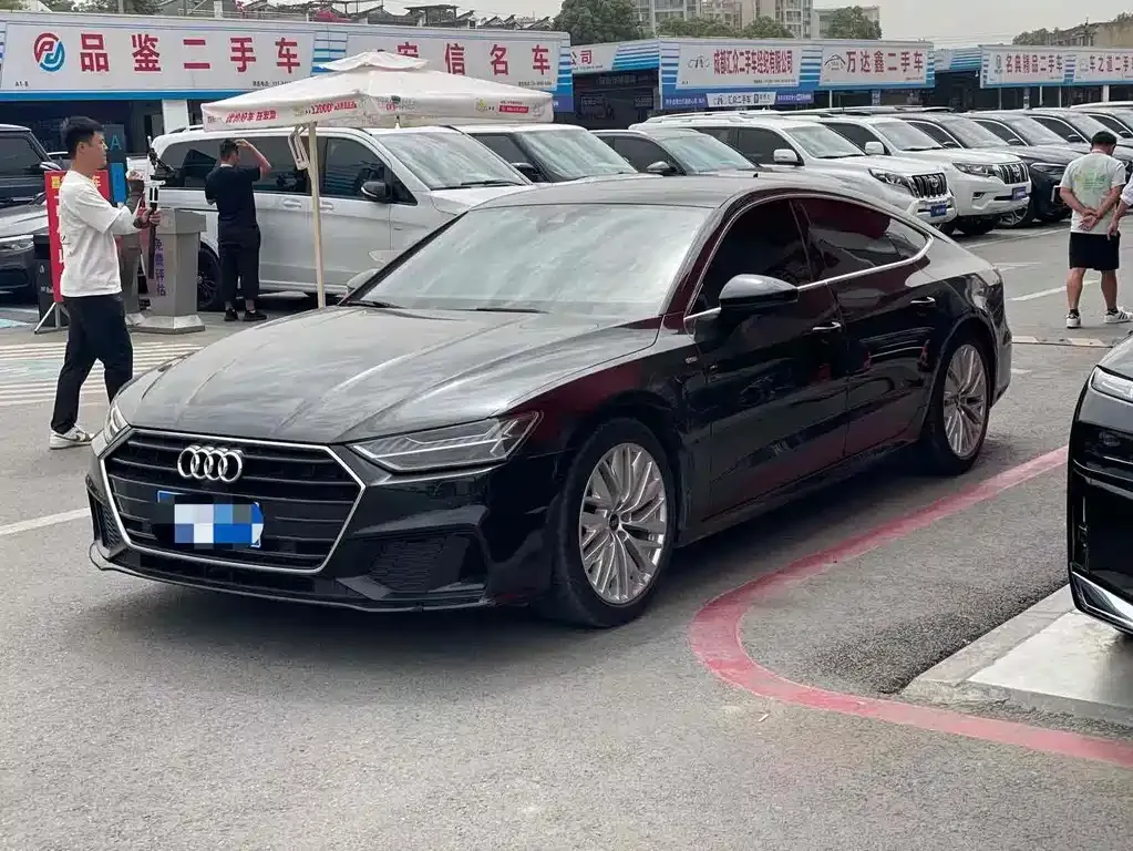 Audi A7 — фото 1