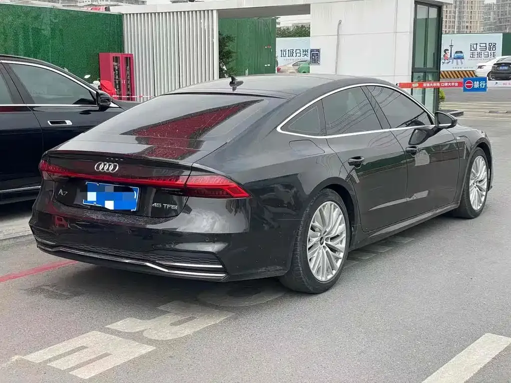 Audi A7 — фото 9