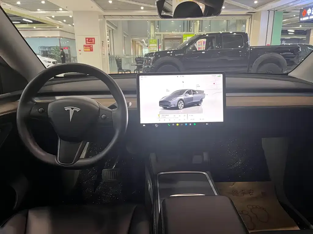 Tesla Model Y — фото 4