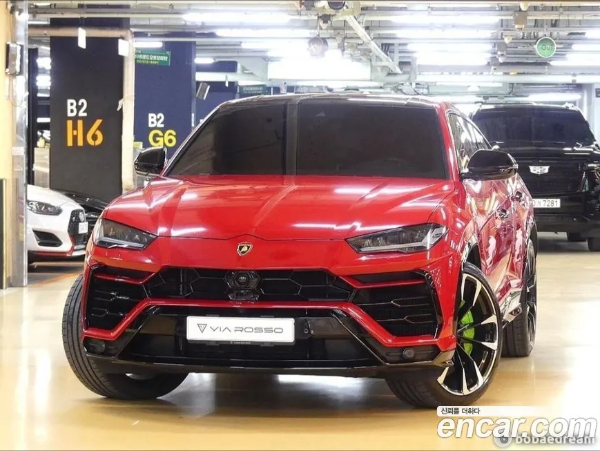 Lamborghini Urus — фото 1