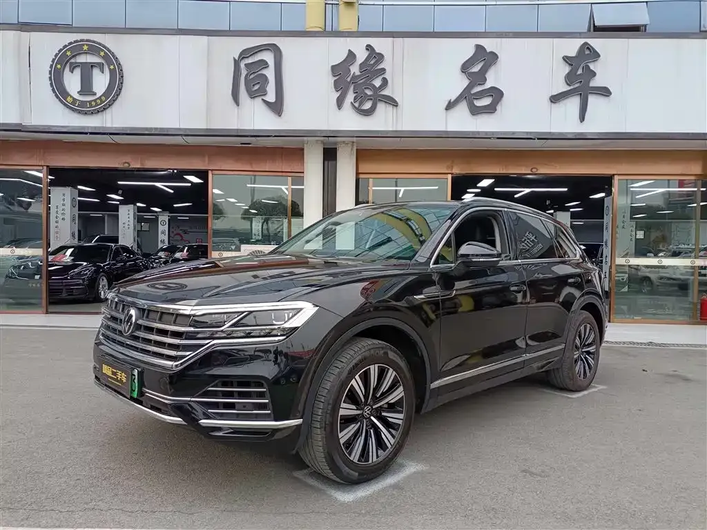 Volkswagen Touareg New Energy — фото 1
