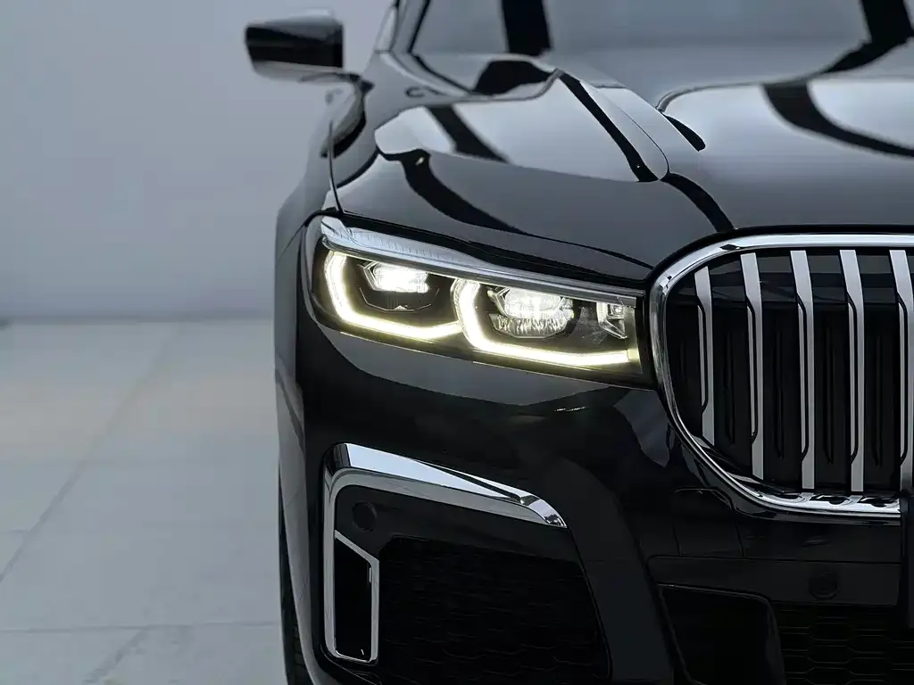 BMW 7 Series — фото 3