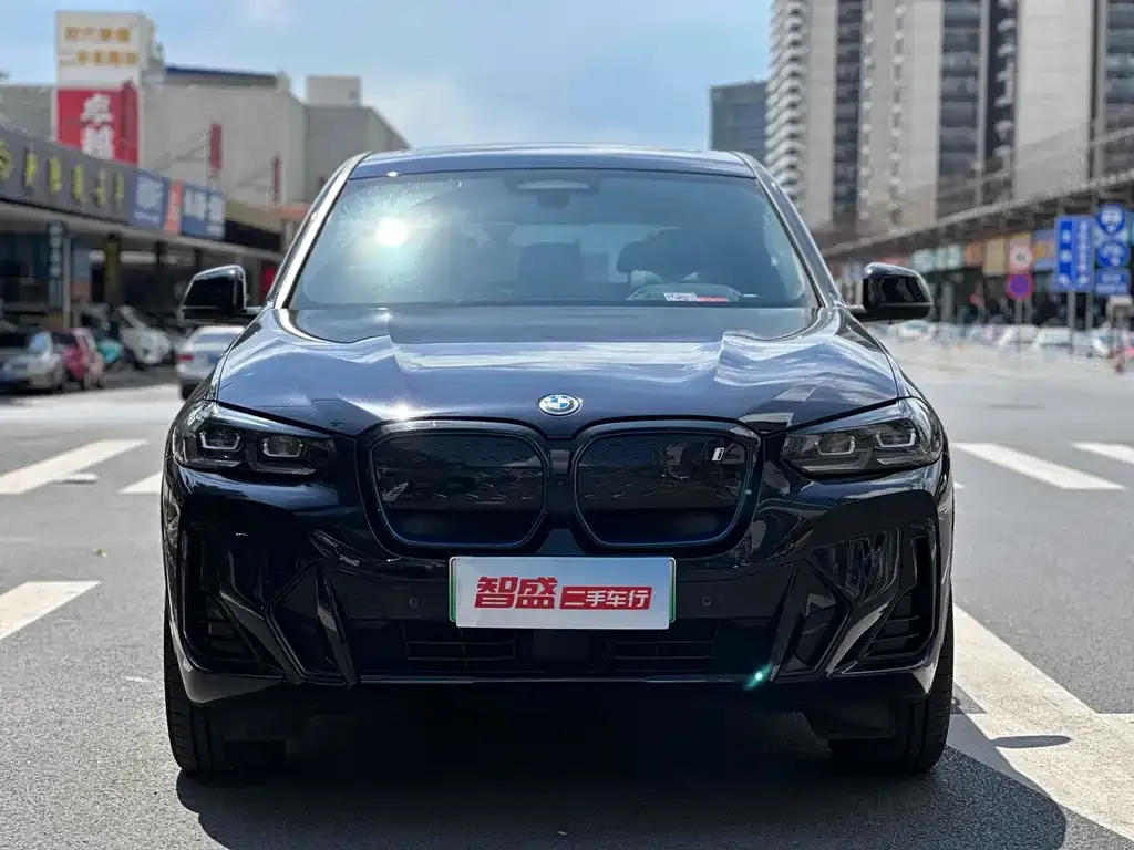 BMW iX3 — фото 1