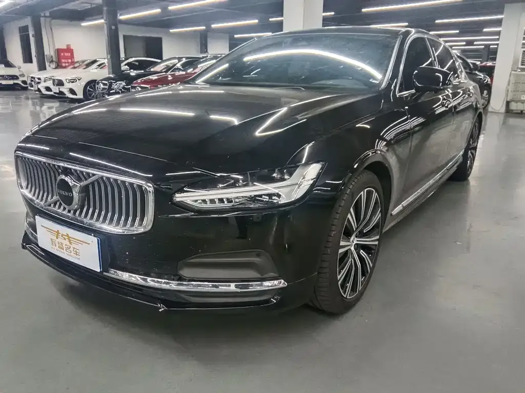 Volvo S90 — фото 1