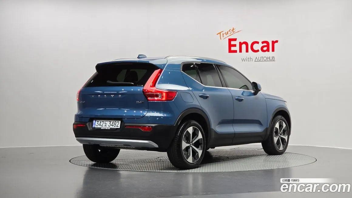 Volvo XC40 — фото 2