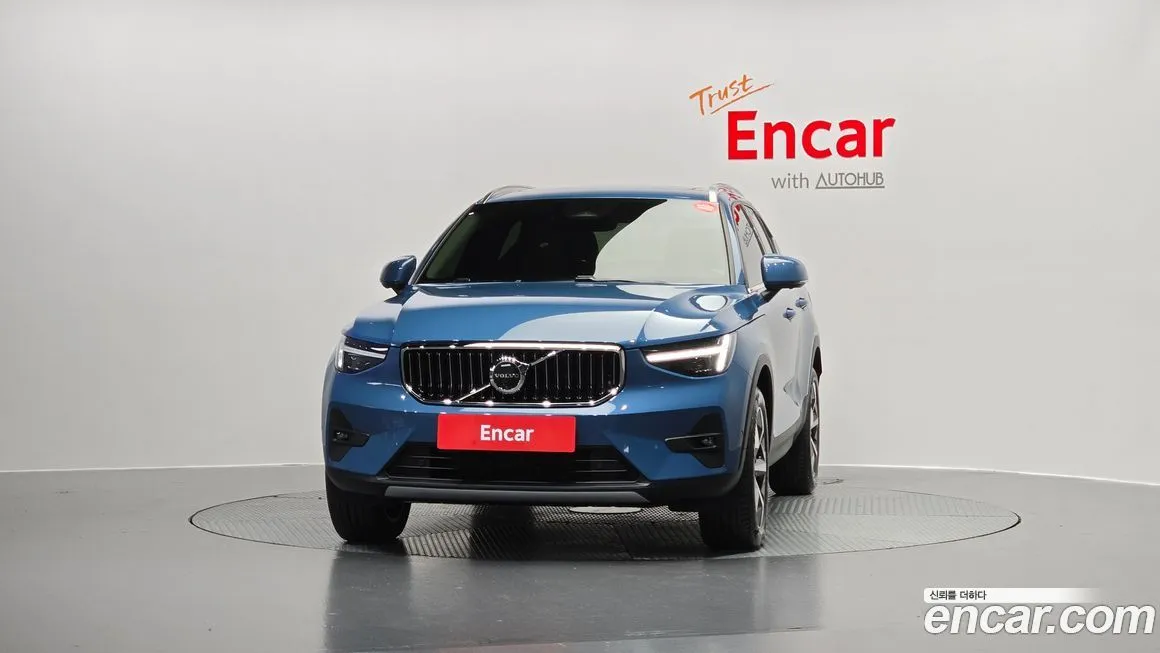 Volvo XC40 — фото 3
