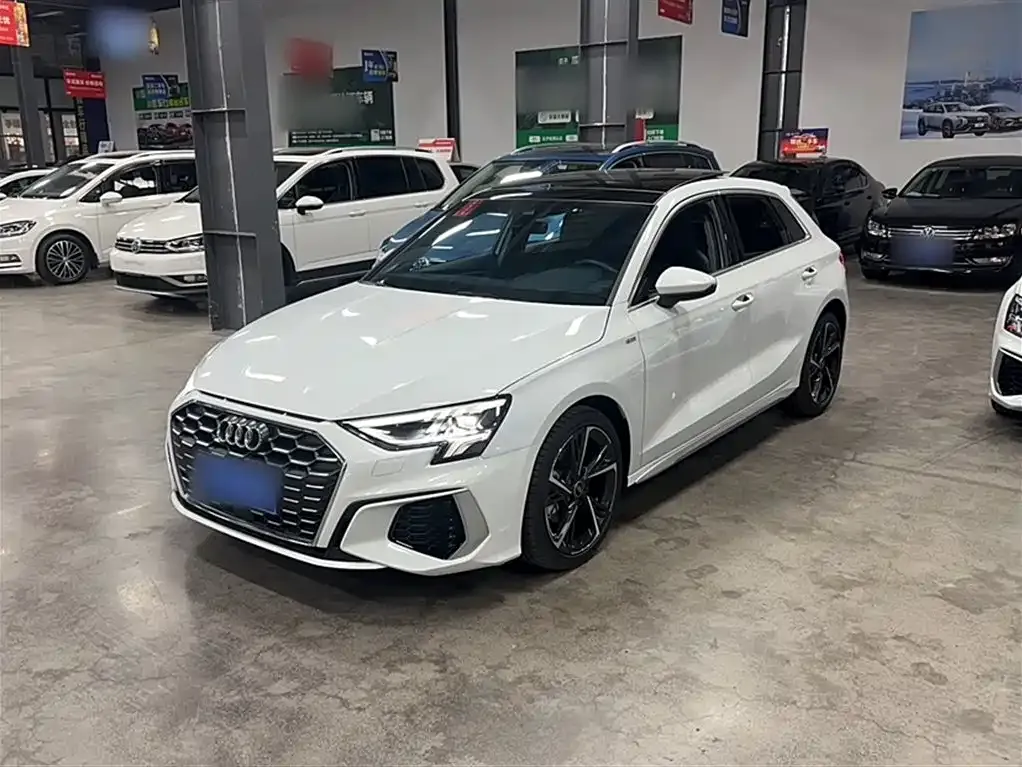 Audi A3 — фото 1