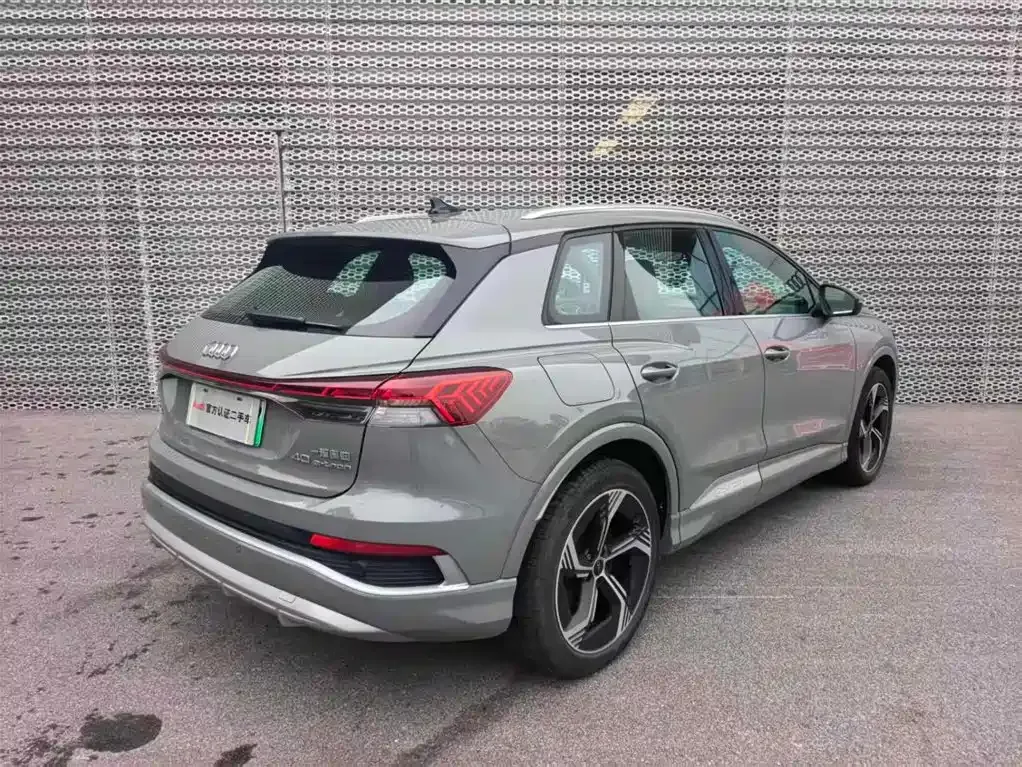Audi Q4 e-tron — фото 4