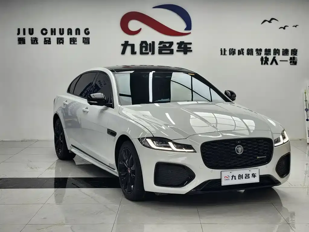 Jaguar XFL — фото 1