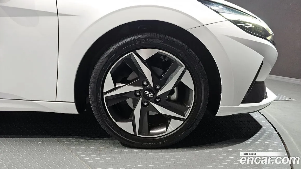 Hyundai AVANTE — фото 5