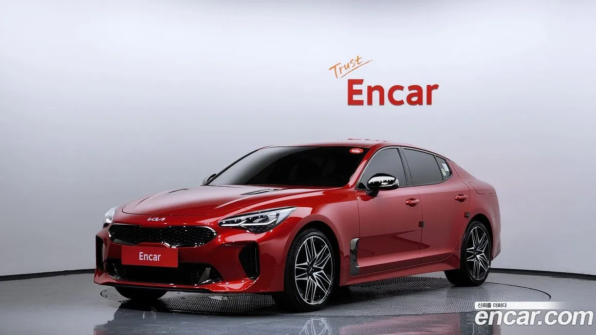 Kia Stinger — фото 1