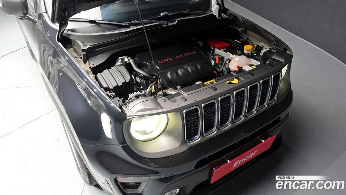 Jeep Renegade — фото 6