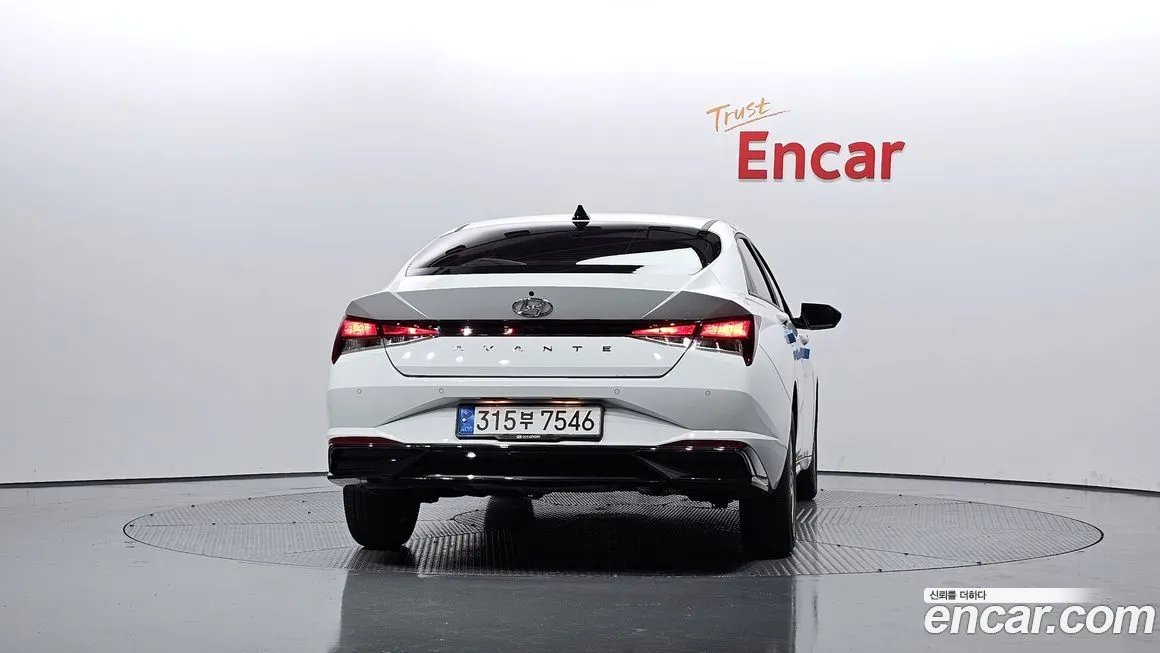 Hyundai AVANTE — фото 4