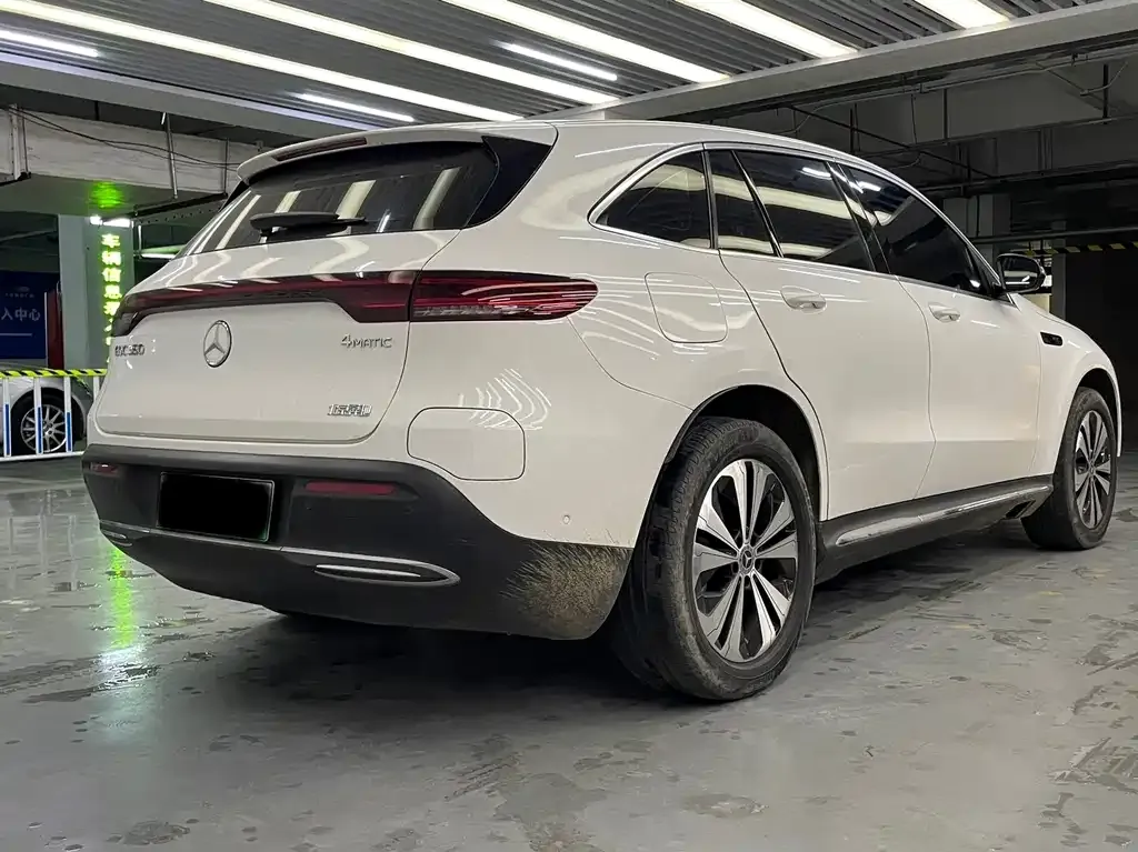 Mercedes-Benz EQC — фото 6