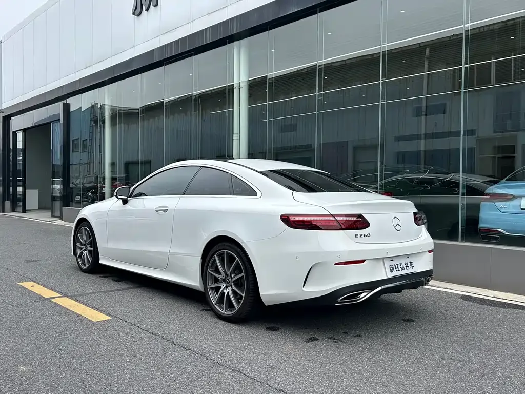 Mercedes-Benz E-Class (Import) — фото 4