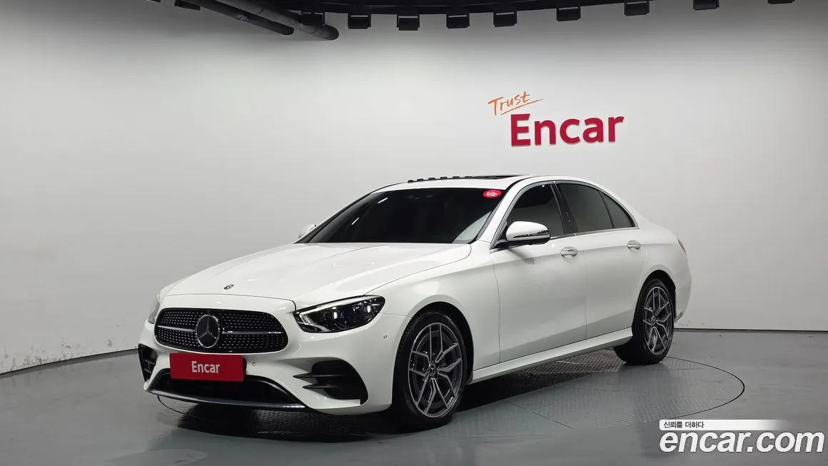 Mercedes-Benz E-Class — фото 1