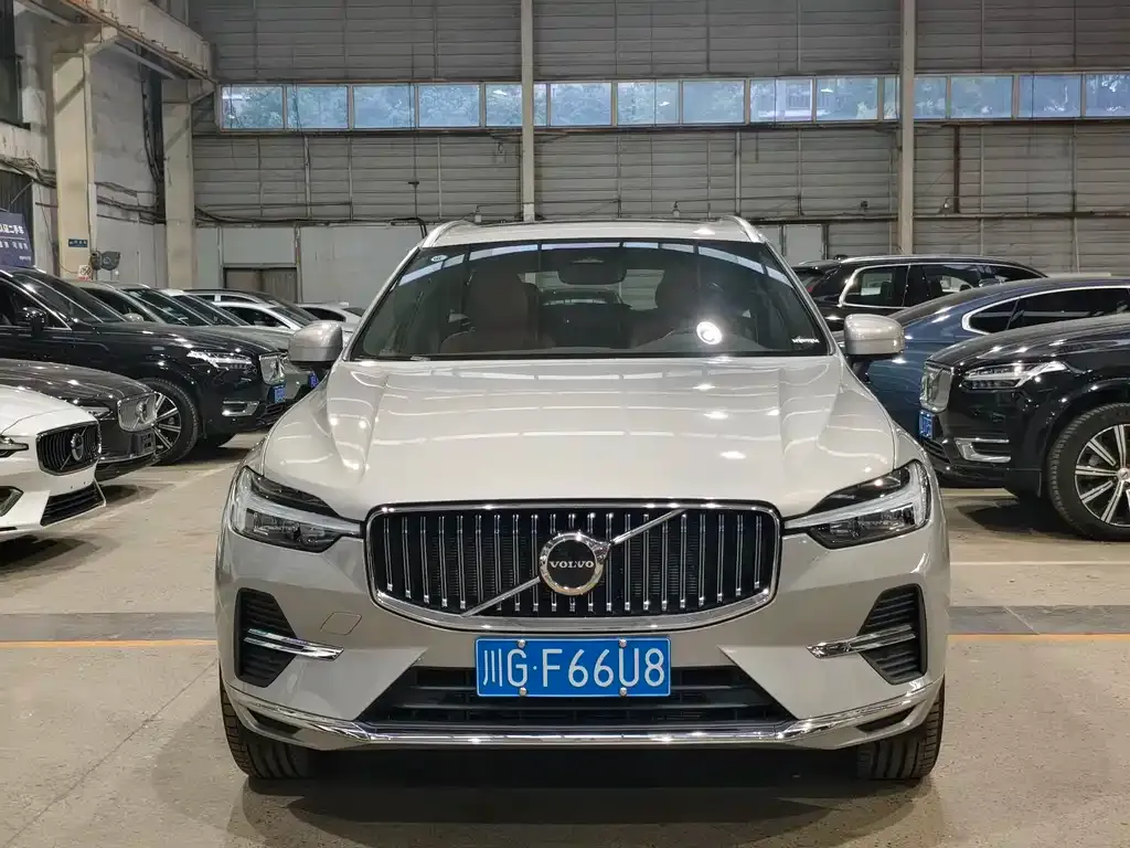 Volvo XC60 — фото 2