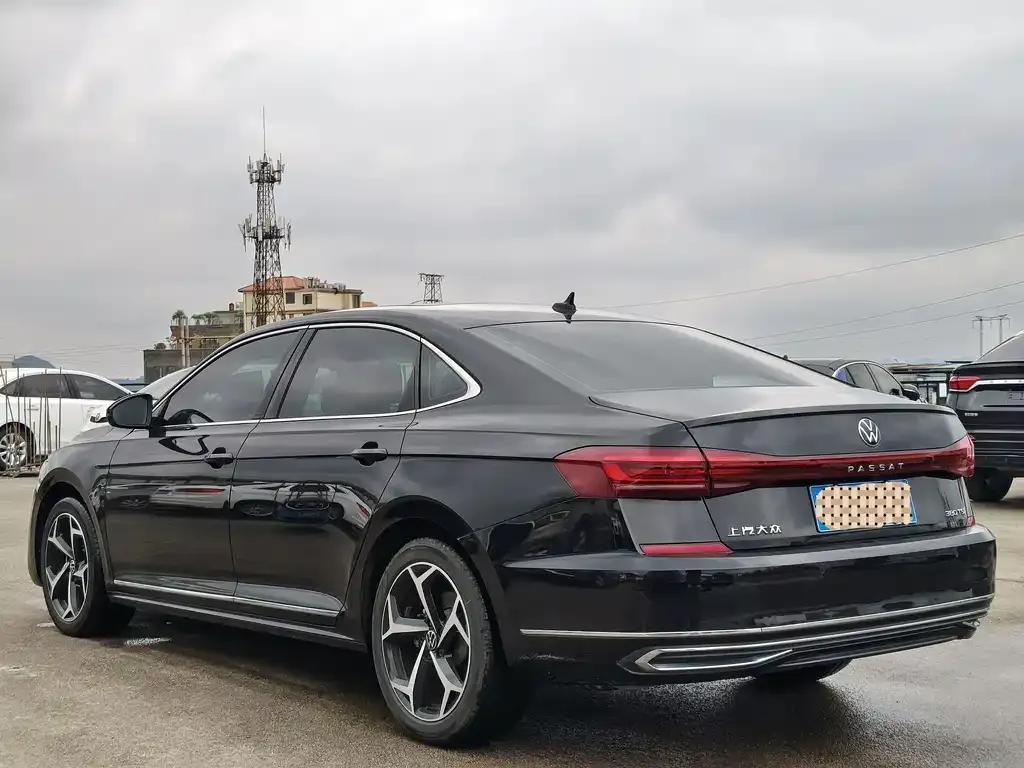 Volkswagen Passat — фото 10