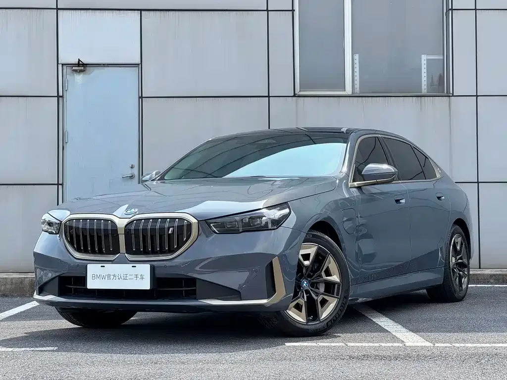 BMW i5 — фото 1