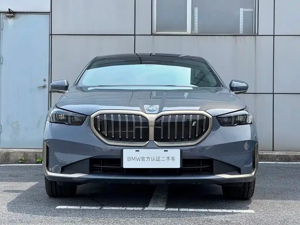 BMW i5 — фото 2