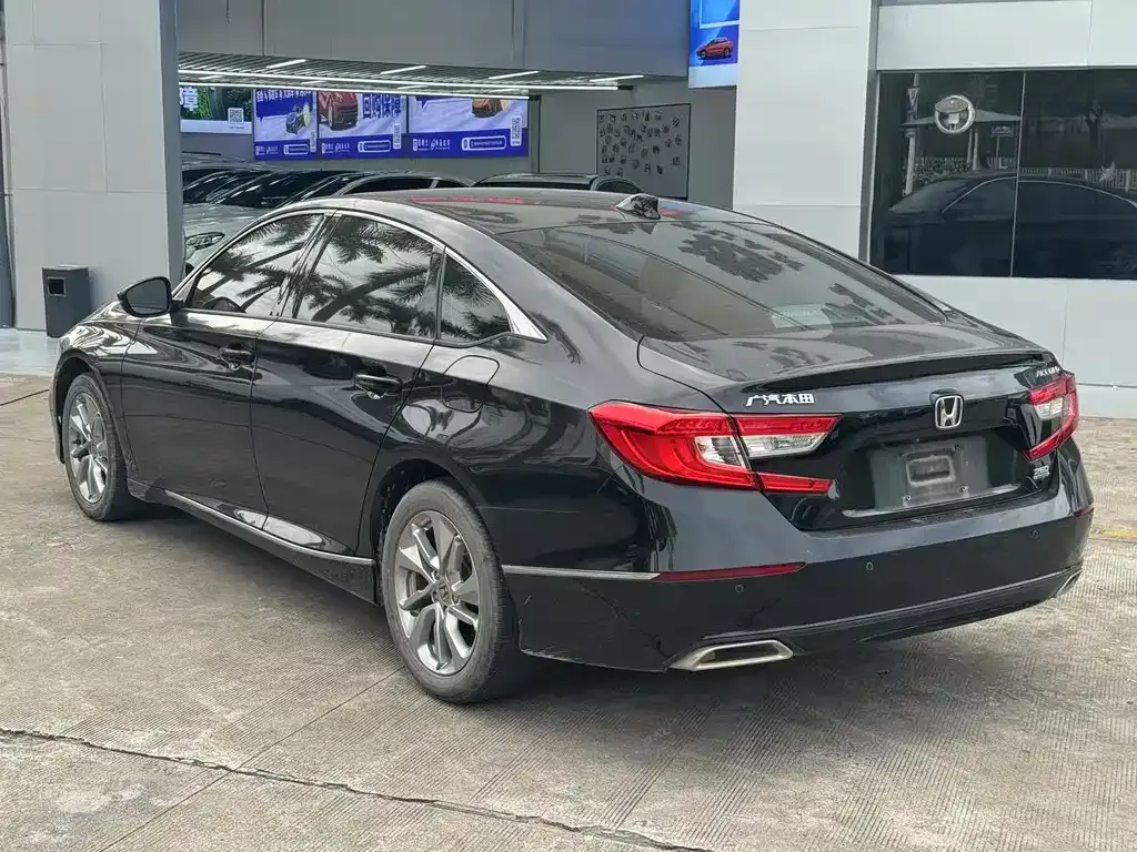 Honda Accord — фото 4