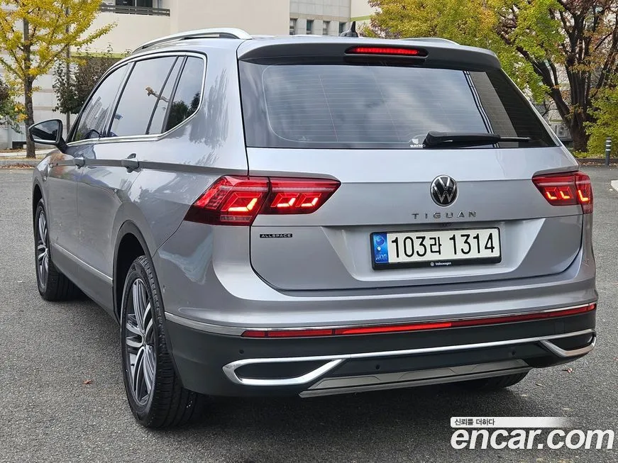 Volkswagen Tiguan — фото 5