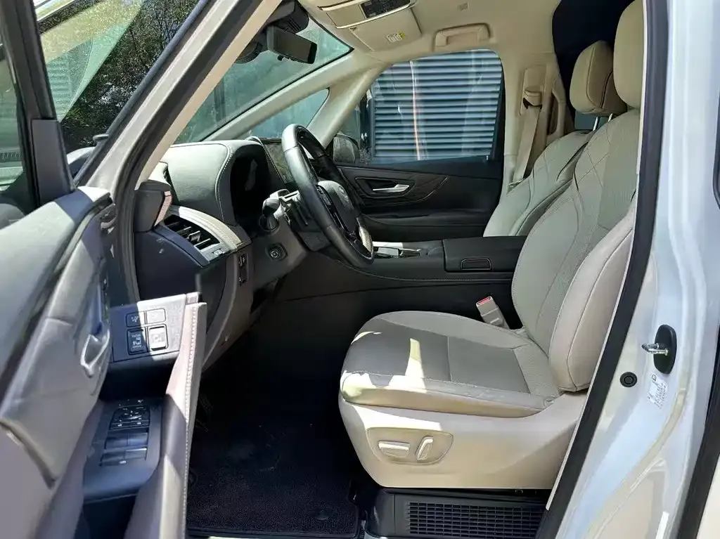 Toyota Alphard — фото 3