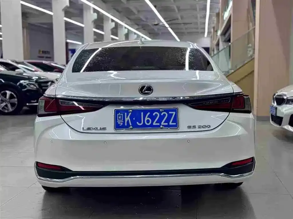 Lexus ES — фото 9