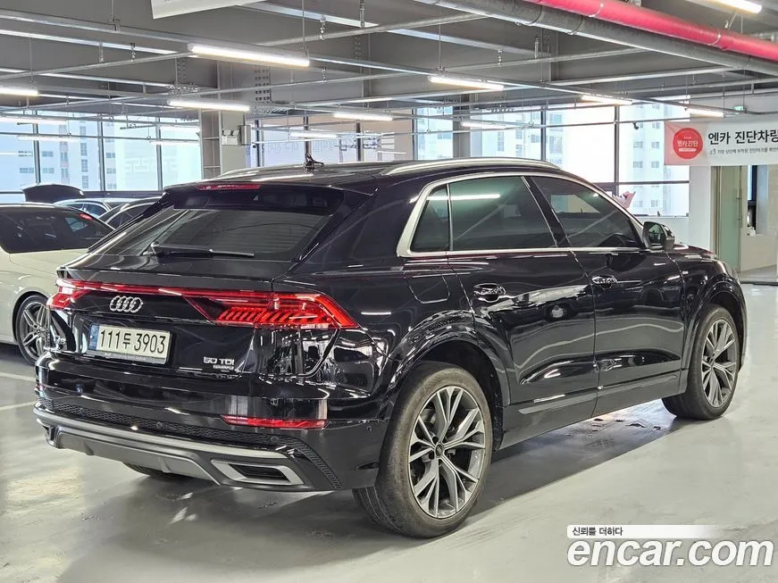 Audi Q8 — фото 5
