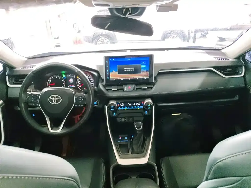 Toyota Wildlander — фото 10
