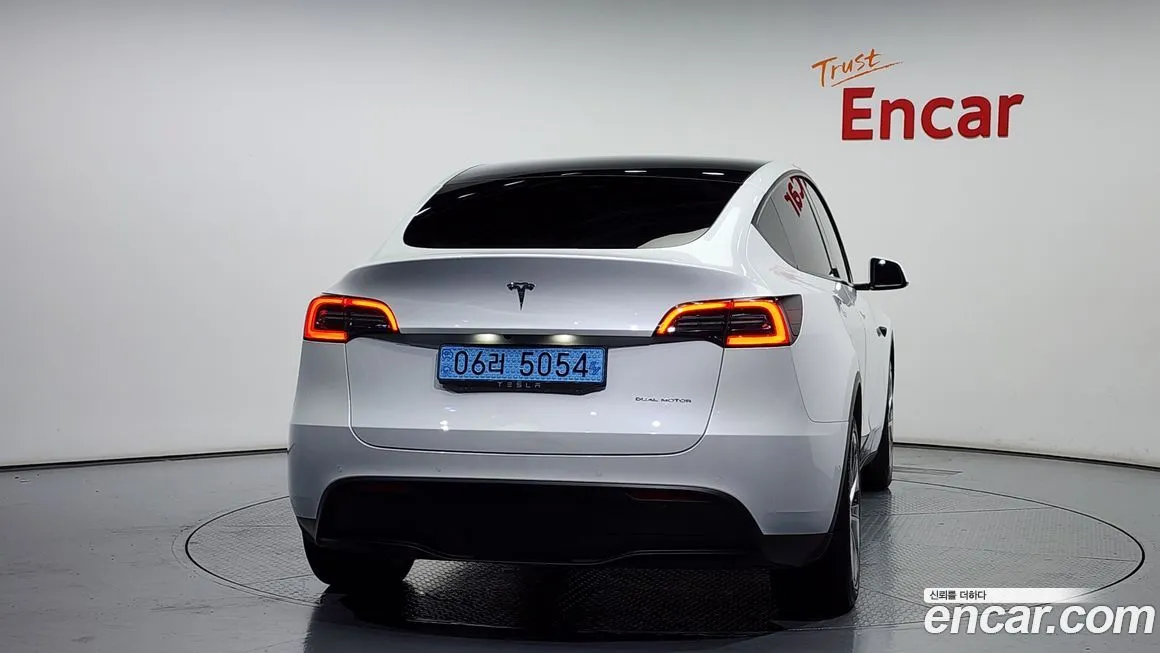 Tesla Model Y — фото 4
