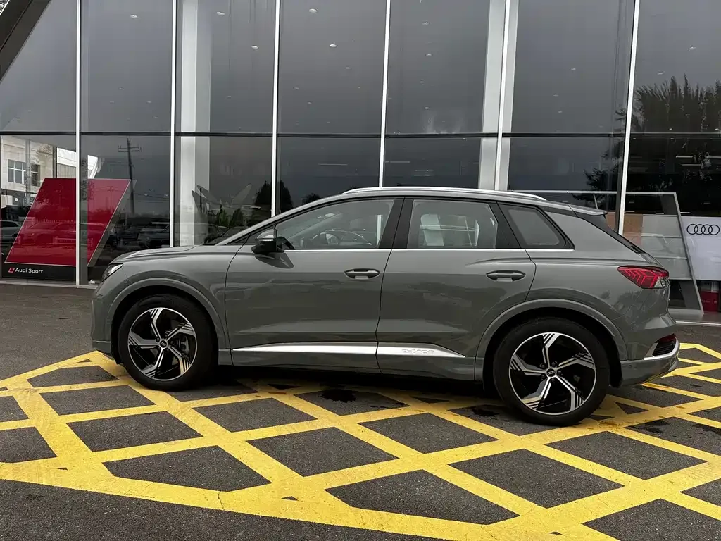 Audi Q4 e-tron — фото 4