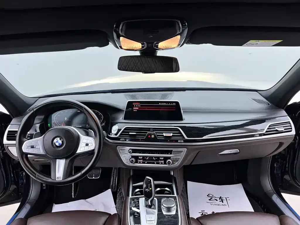 BMW 7 Series — фото 9