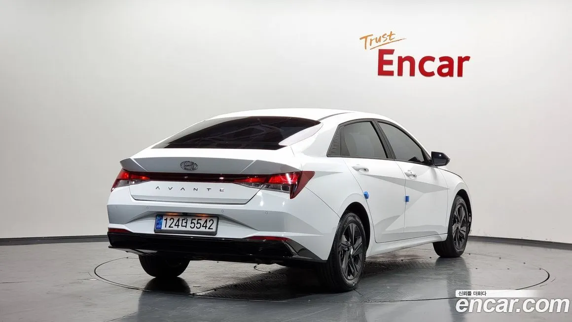 Hyundai AVANTE — фото 2