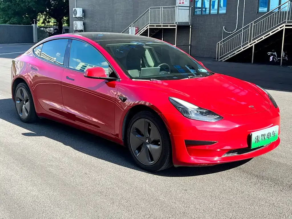 Tesla Model 3 — фото 3