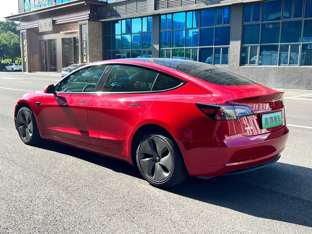 Tesla Model 3 — фото 6