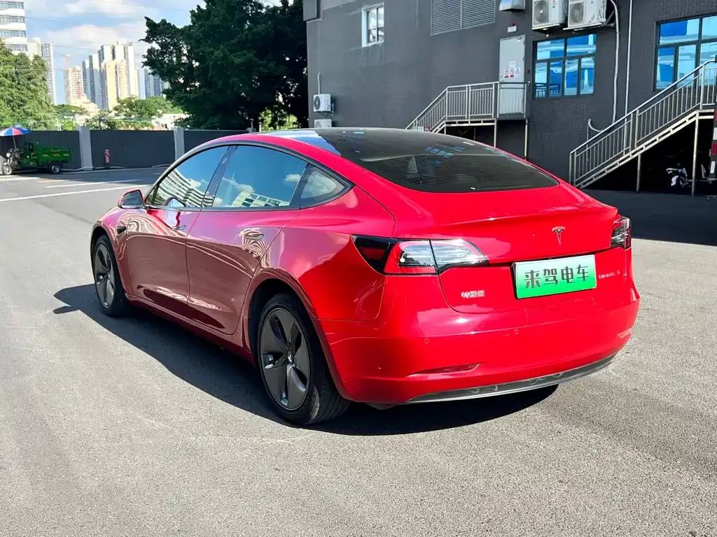 Tesla Model 3 — фото 7
